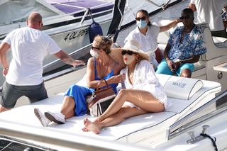 Rita Ora feet photo thumbnail