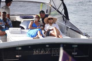 Rita Ora feet photo thumbnail