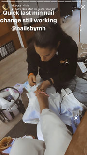 Rita Ora feet photo thumbnail