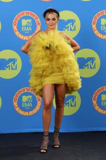 Rita Ora feet photo thumbnail