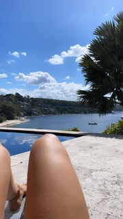 Rita Ora feet photo thumbnail