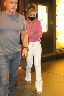 Rita Ora feet photo thumbnail