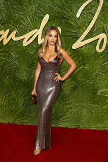 Rita Ora feet photo thumbnail