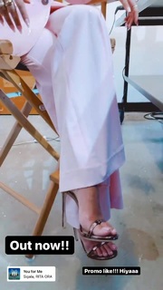 Rita Ora feet photo thumbnail
