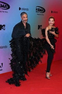 Rita Ora feet photo thumbnail