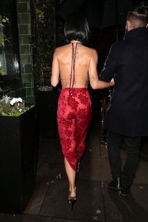 Rita Ora feet photo thumbnail