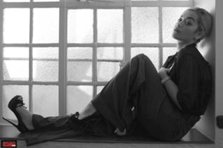 Rita Ora feet photo thumbnail