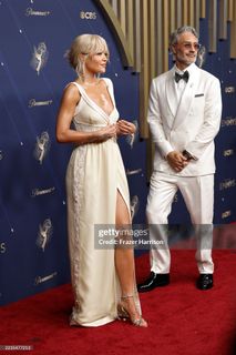 Rita Ora feet photo thumbnail