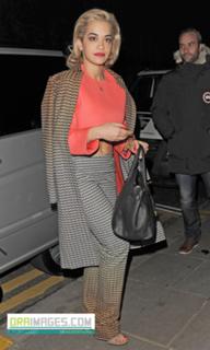 Rita Ora feet photo thumbnail