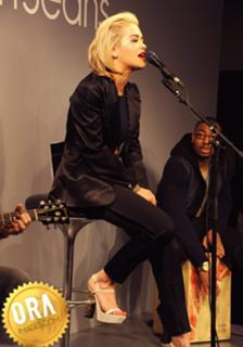 Rita Ora feet photo thumbnail