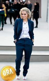 Rita Ora feet photo thumbnail