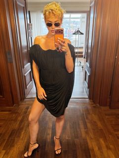 Rita Ora feet photo 15