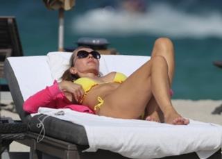 Rita Rusic feet photo thumbnail