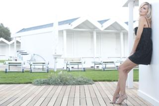 Rita Rusic feet photo thumbnail