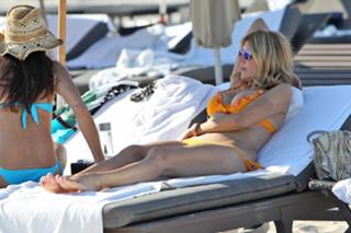 Rita Rusic feet photo thumbnail