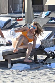 Rita Rusic feet photo thumbnail