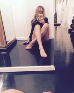 Rita Rusic feet photo thumbnail