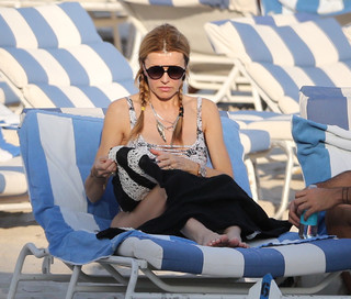 Rita Rusic feet photo thumbnail