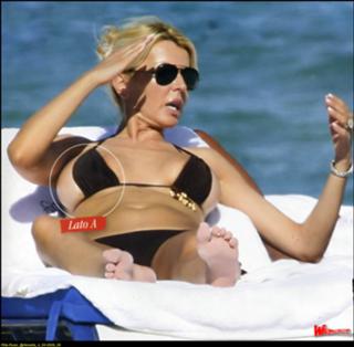 Rita Rusic feet photo thumbnail