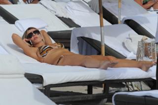 Rita Rusic feet photo thumbnail