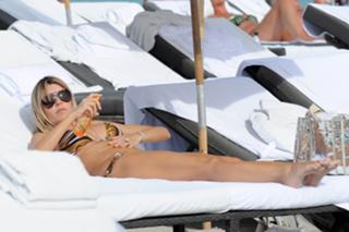 Rita Rusic feet photo thumbnail