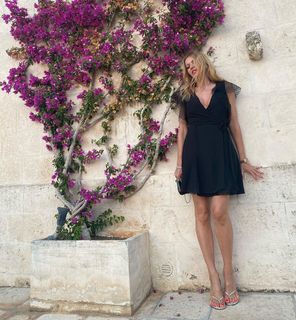 Rita Rusic feet photo thumbnail