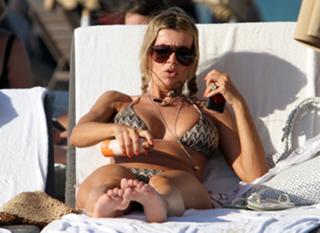 Rita Rusic feet photo thumbnail