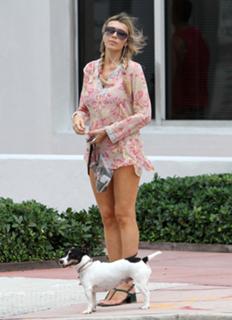 Rita Rusic feet photo thumbnail