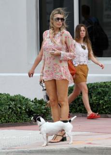 Rita Rusic feet photo thumbnail