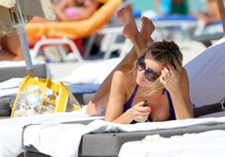 Rita Rusic feet photo thumbnail