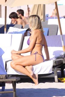 Rita Rusic feet photo thumbnail