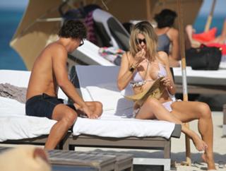 Rita Rusic feet photo thumbnail