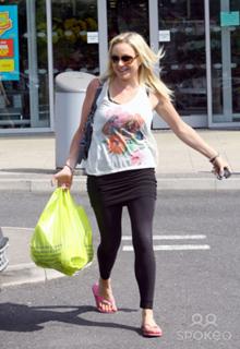 Rita Simons feet photo thumbnail