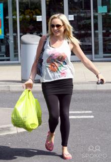 Rita Simons feet photo thumbnail