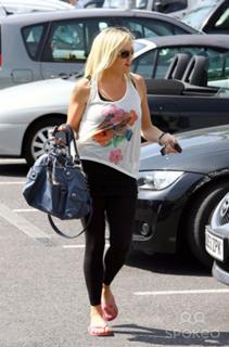 Rita Simons feet photo thumbnail