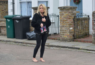 Rita Simons feet photo thumbnail