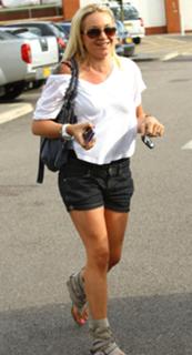 Rita Simons feet photo thumbnail