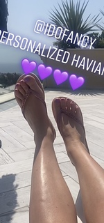 Rita Simons feet photo thumbnail
