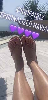 Rita Simons feet photo thumbnail