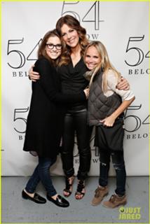 Rita Wilson feet photo thumbnail