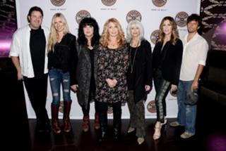 Rita Wilson feet photo thumbnail