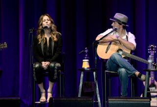 Rita Wilson feet photo thumbnail