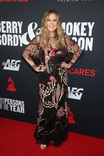 Rita Wilson feet photo thumbnail