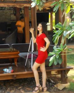 Ritika Badiani feet photo 19