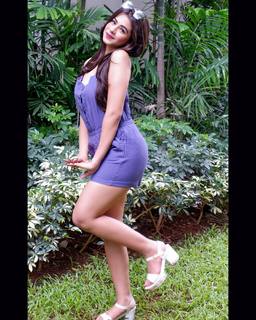 Ritika Badiani feet photo 14