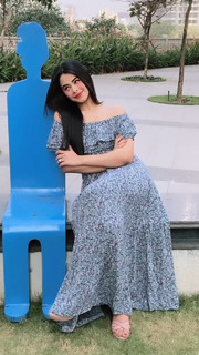 Ritika Badiani feet photo 10