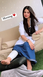 Ritika Badiani feet photo 2