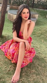 Ritika Badiani feet photo 10