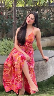 Ritika Badiani feet photo 9
