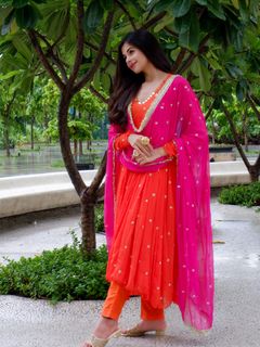 Ritika Badiani feet photo 2